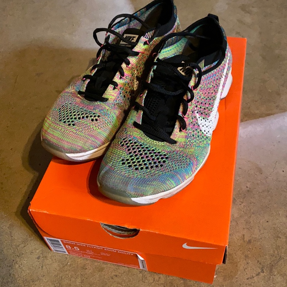 Nike flyknit agility multicolor size 8.5